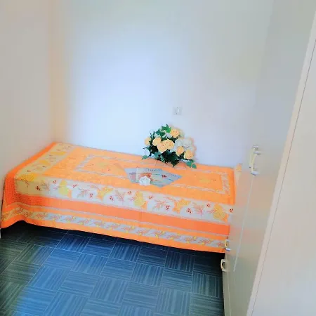 度假居 Holiday In 37157 *